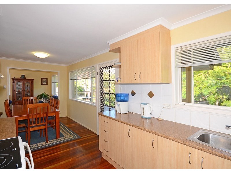 5 White Street, Point Vernon QLD 4655