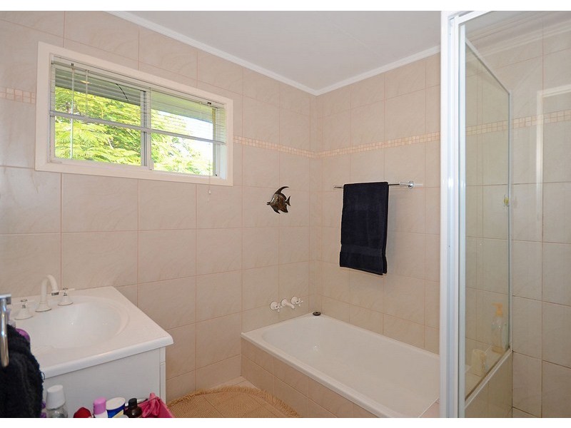 5 White Street, Point Vernon QLD 4655