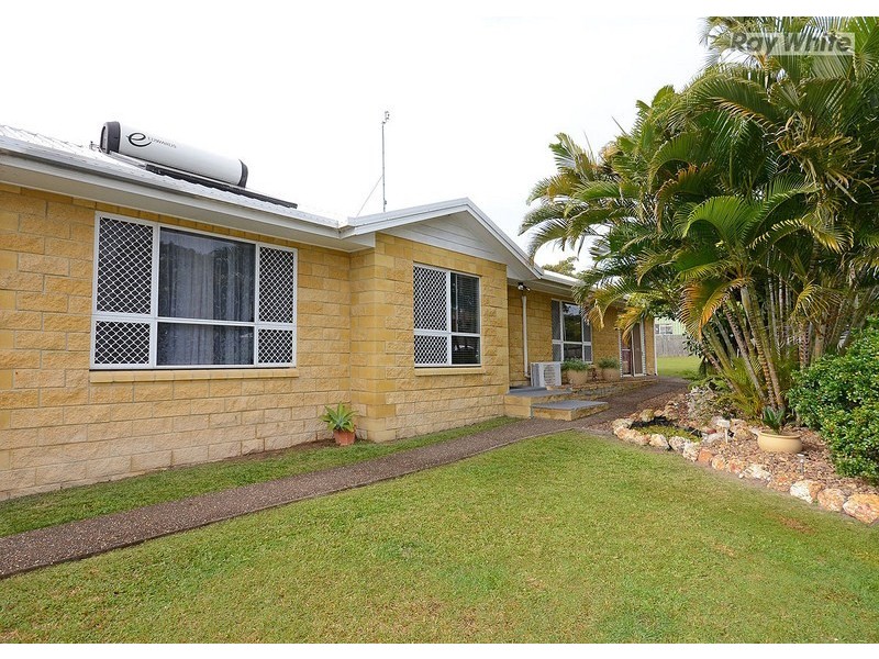 112 Hammond Street, Urangan QLD 4655