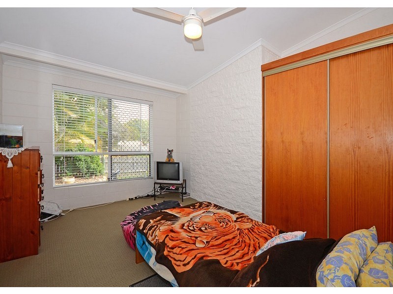 112 Hammond Street, Urangan QLD 4655