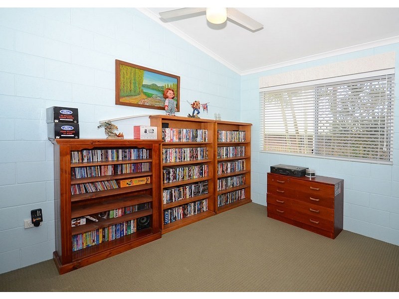 112 Hammond Street, Urangan QLD 4655