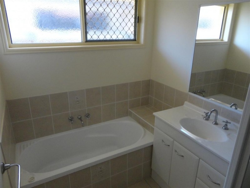 26 Endeavour Way, Eli Waters QLD 4655