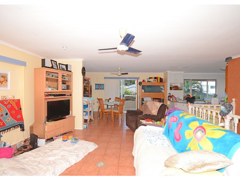 4 Prince Street, Urangan QLD 4655