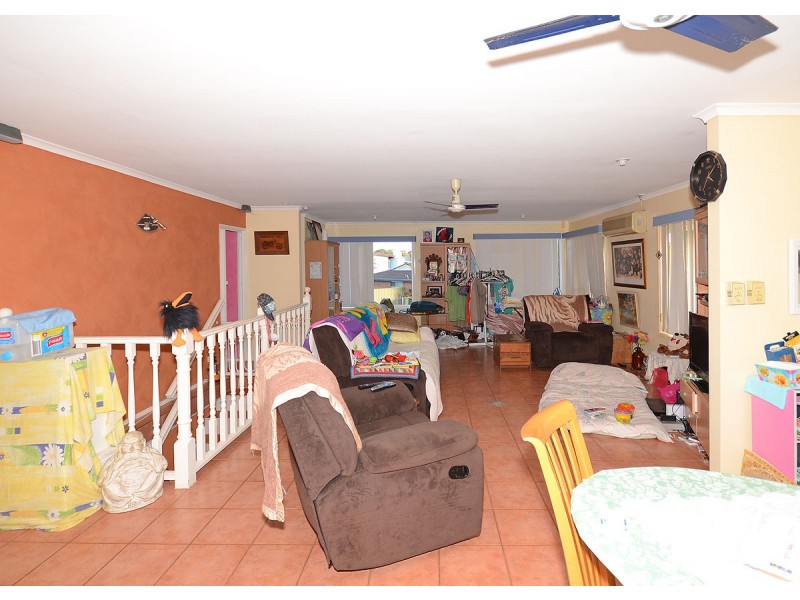 4 Prince Street, Urangan QLD 4655