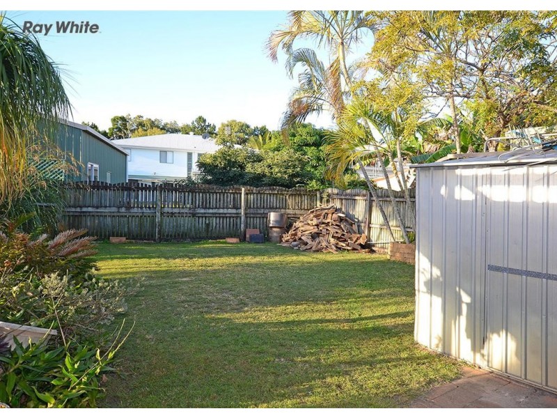 4 Prince Street, Urangan QLD 4655