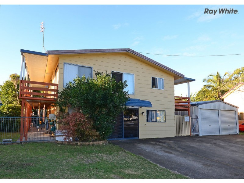 4 Prince Street, Urangan QLD 4655