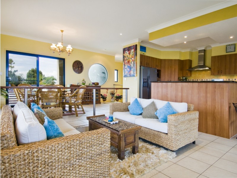 18 Ariadne Street, River Heads QLD 4655