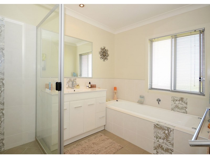 22 Sandy View Drive, Nikenbah QLD 4655