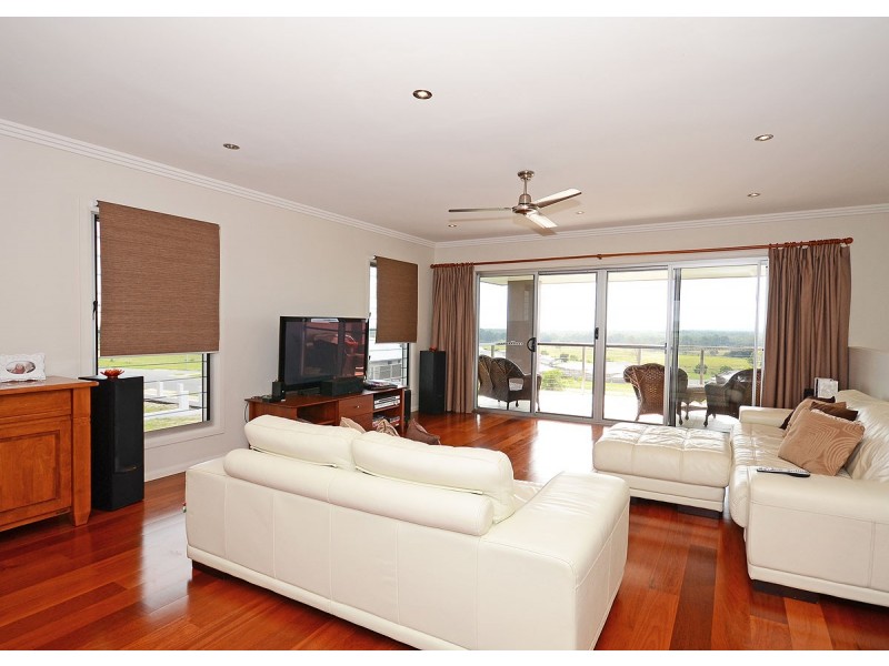 22 Sandy View Drive, Nikenbah QLD 4655