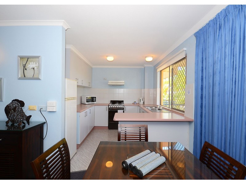 9/383 Esplanade, Torquay QLD 4655