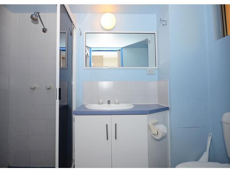 9/383 Esplanade, Torquay QLD 4655