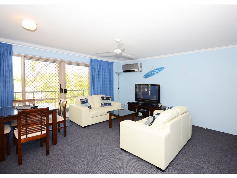 9/383 Esplanade, Torquay QLD 4655
