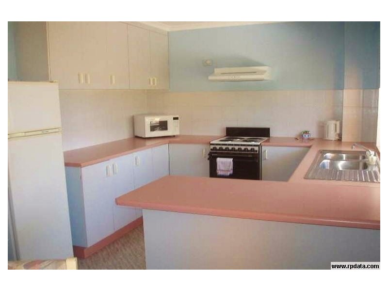 9/383 Esplanade, Torquay QLD 4655