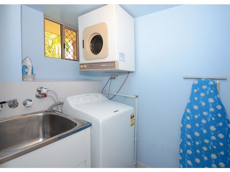 9/383 Esplanade, Torquay QLD 4655