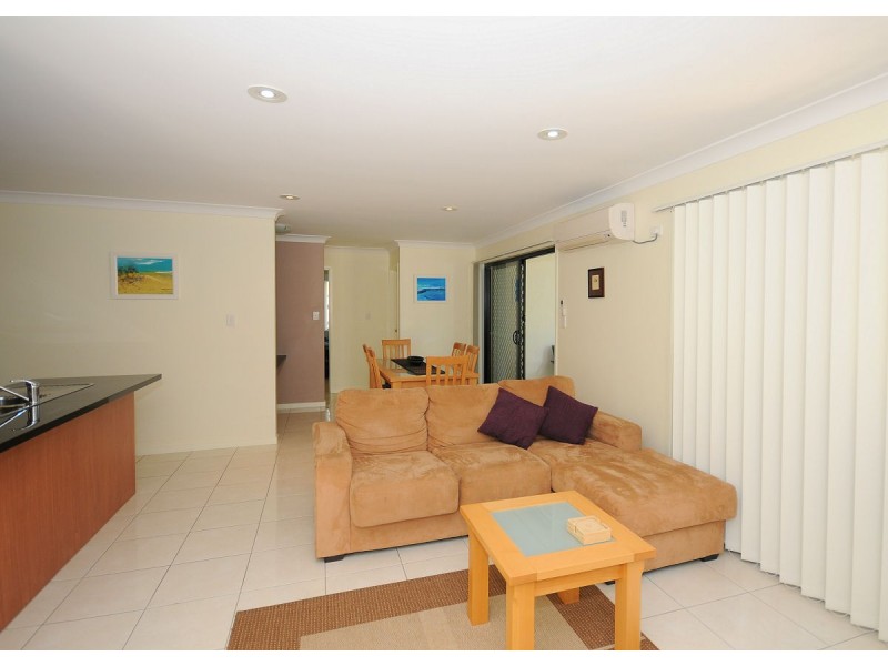 27/654 Charlton Esplanade, Urangan QLD 4655