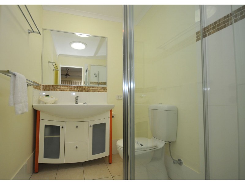 27/654 Charlton Esplanade, Urangan QLD 4655