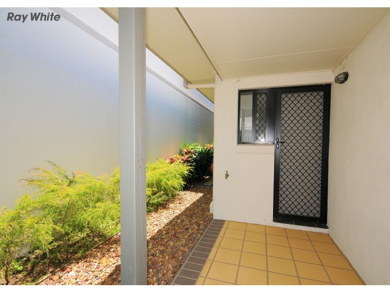 27/654 Charlton Esplanade, Urangan QLD 4655
