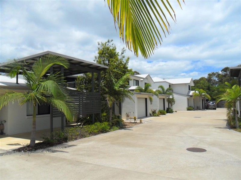 27/654 Charlton Esplanade, Urangan QLD 4655