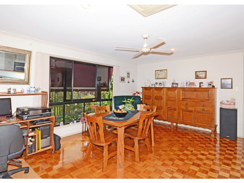 8 Shoreline Court, Urangan QLD 4655