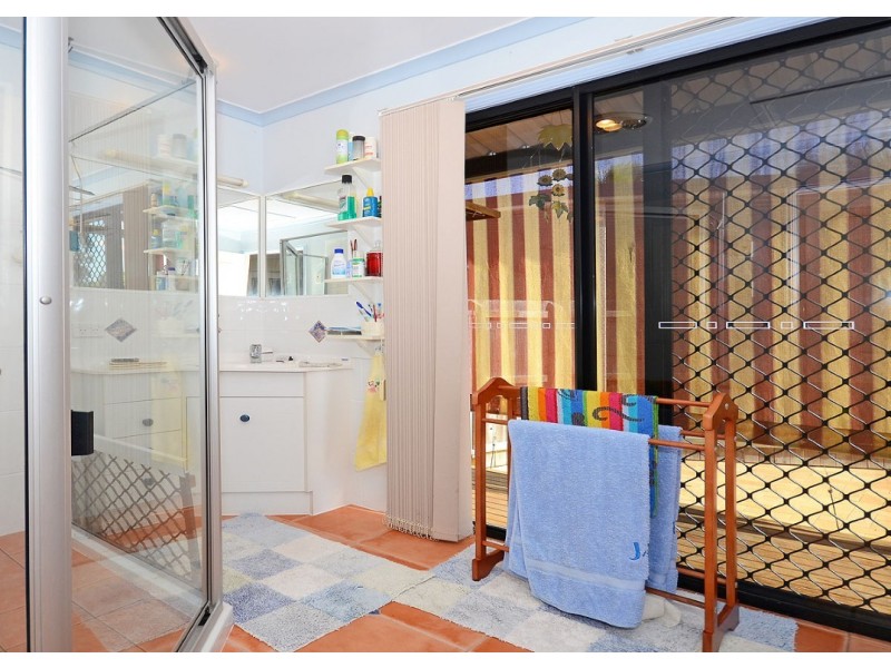 8 Shoreline Court, Urangan QLD 4655