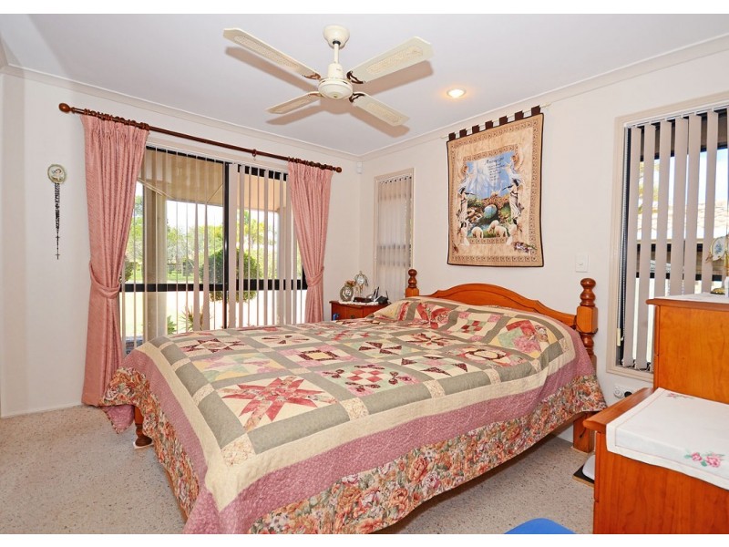 8 Shoreline Court, Urangan QLD 4655