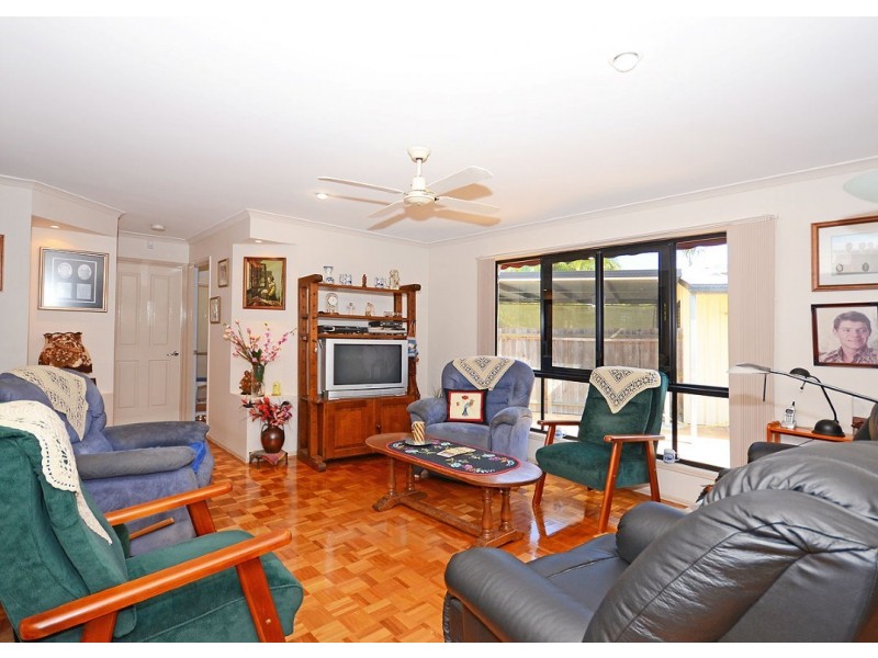 8 Shoreline Court, Hervey Bay QLD 4655