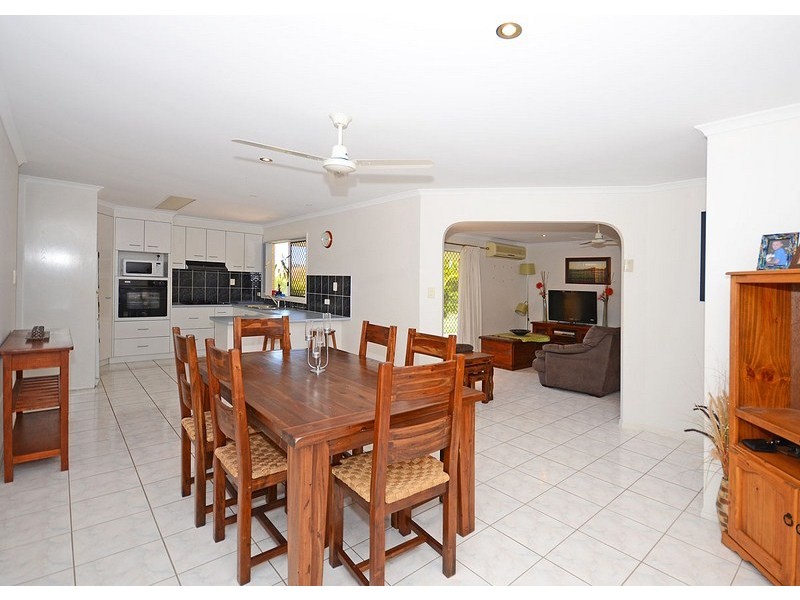 2 Abbey Court, Kawungan QLD 4655