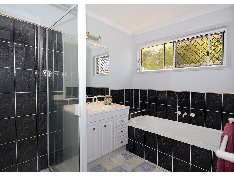 2 Abbey Court, Kawungan QLD 4655