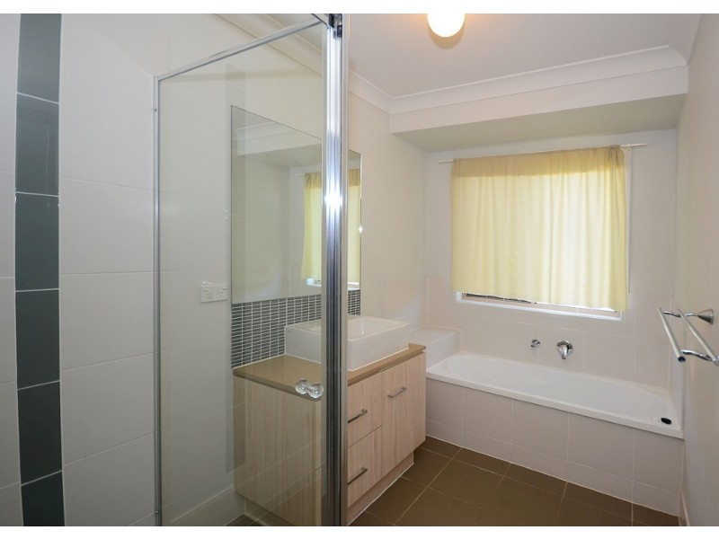 4 Captain Cook Street, Urraween QLD 4655