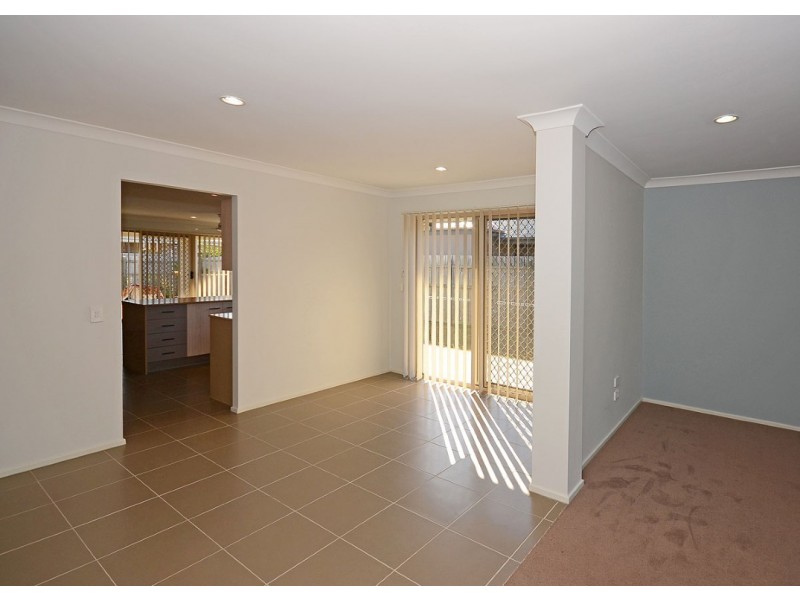 4 Captain Cook Street, Urraween QLD 4655