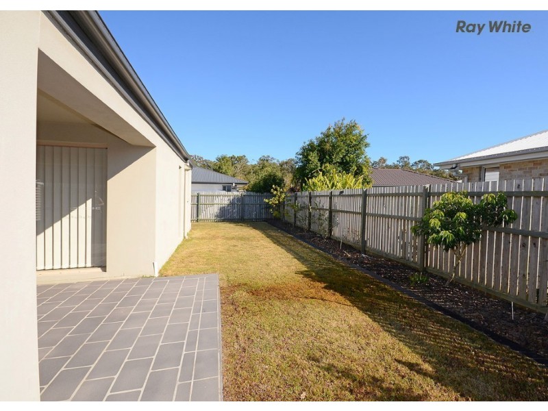 4 Captain Cook Street, Urraween QLD 4655