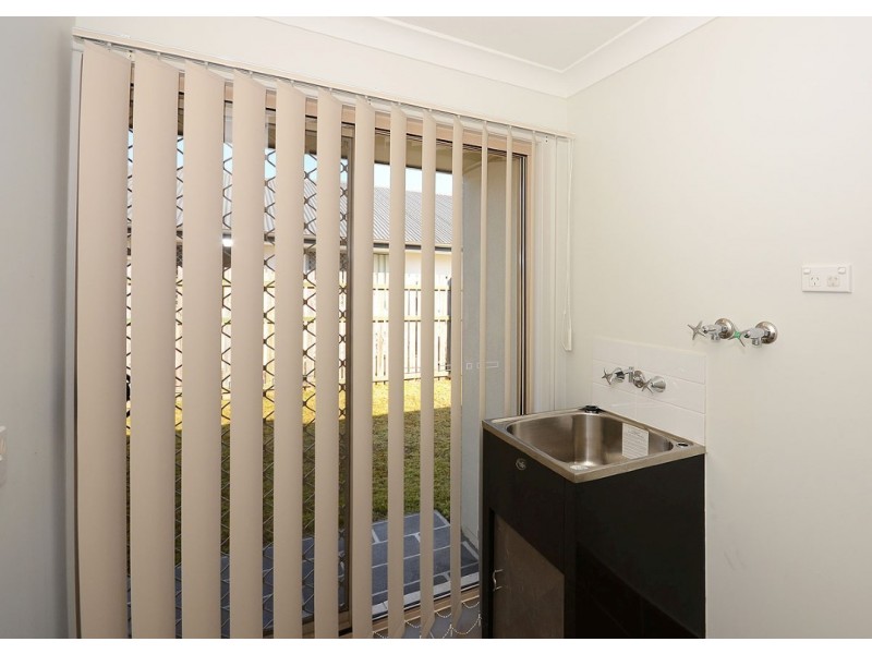 4 Captain Cook Street, Urraween QLD 4655