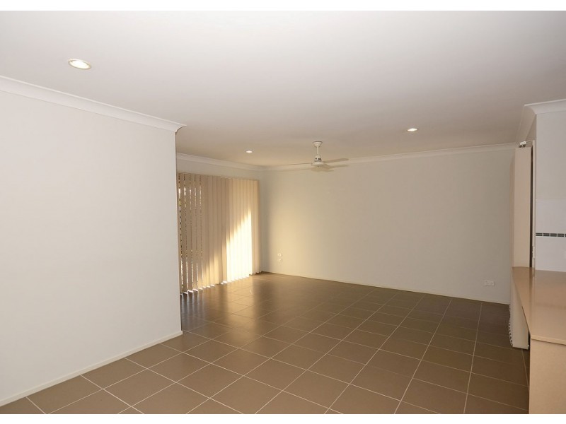 4 Captain Cook Street, Urraween QLD 4655