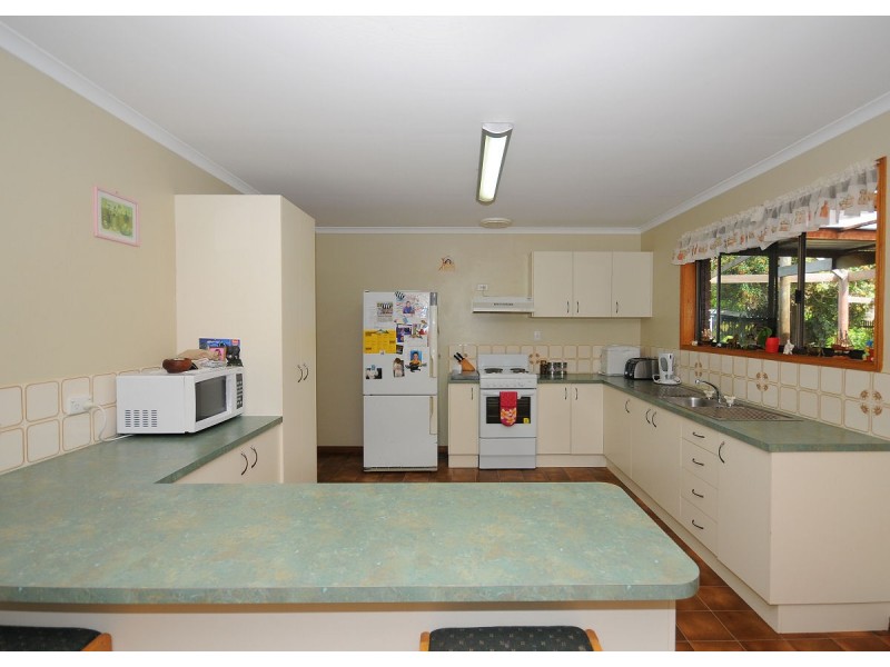 24 South Street, Urangan QLD 4655