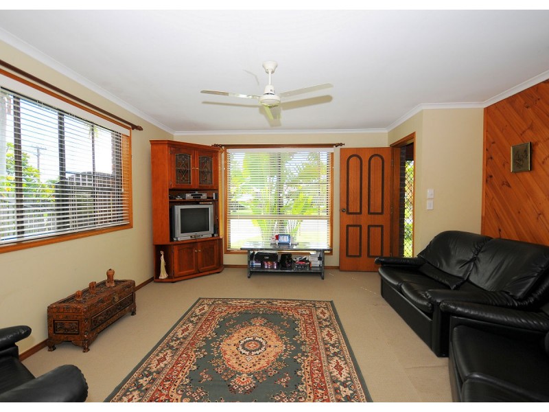 24 South Street, Urangan QLD 4655