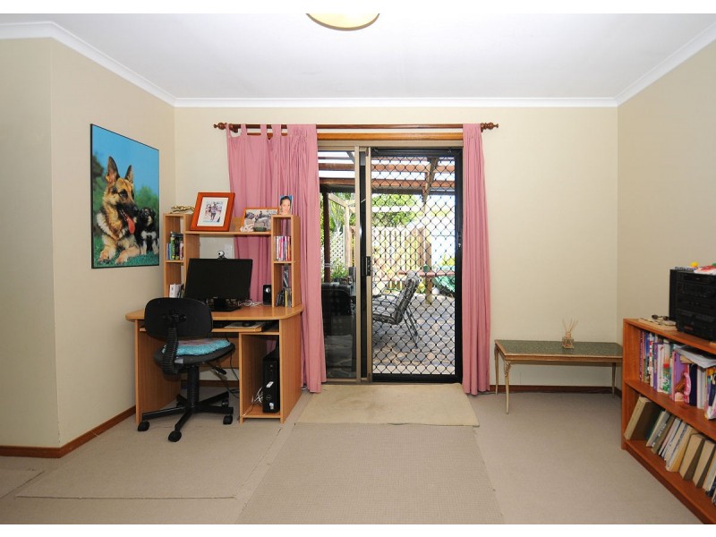 24 South Street, Urangan QLD 4655