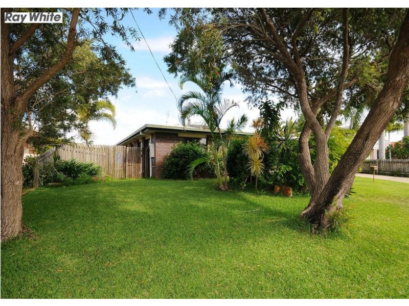 24 South Street, Urangan QLD 4655