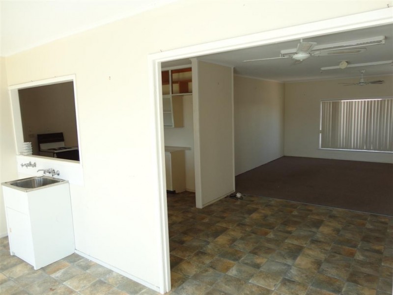 64 Torquay Road, Pialba QLD 4655