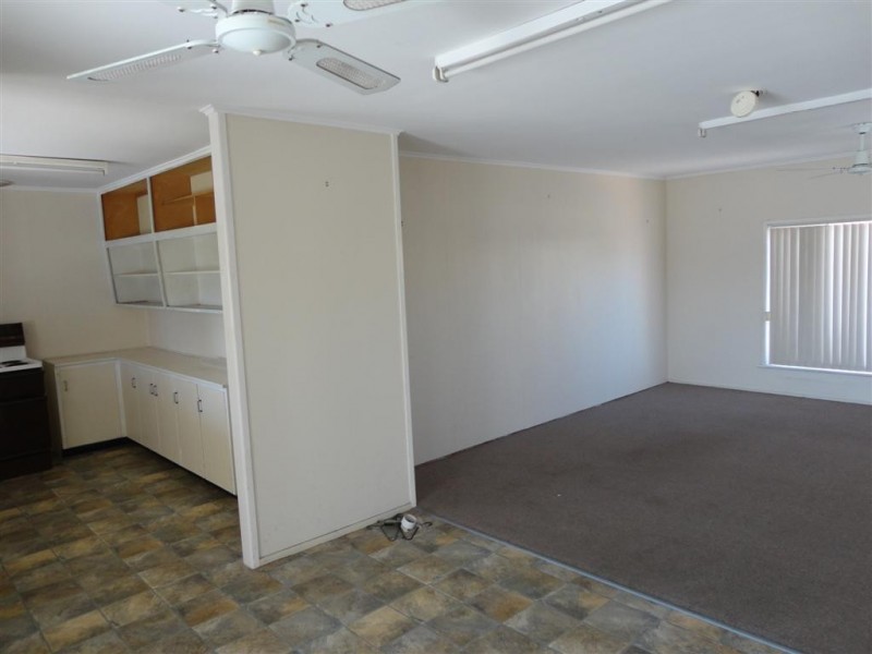 64 Torquay Road, Pialba QLD 4655