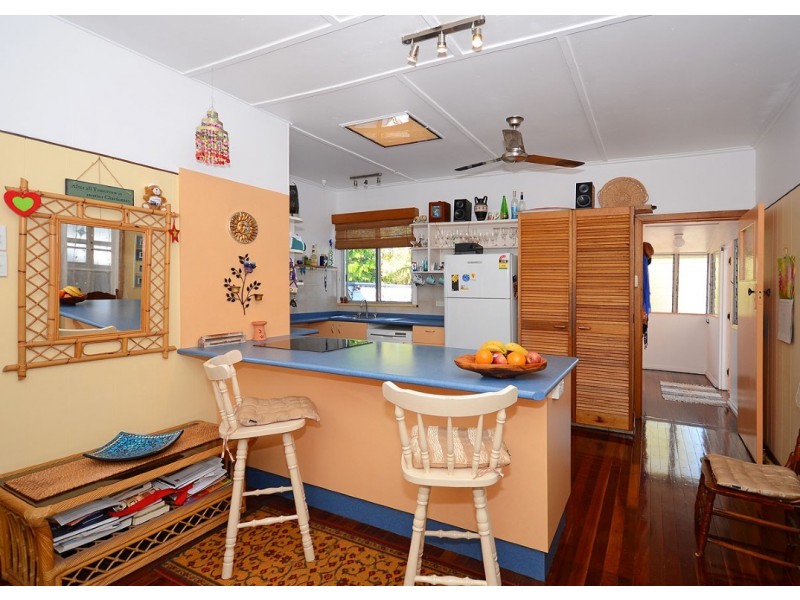 17 Ann Street, Torquay QLD 4655