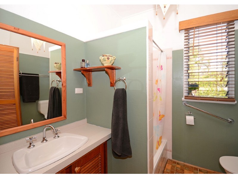 17 Ann Street, Torquay QLD 4655