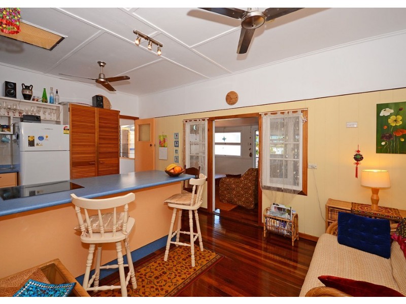 17 Ann Street, Torquay QLD 4655