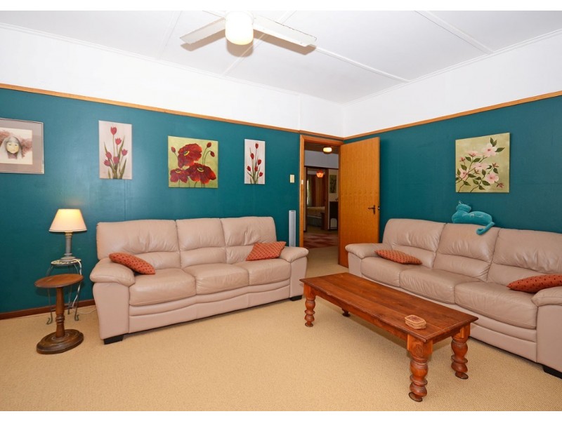 17 Ann Street, Torquay QLD 4655