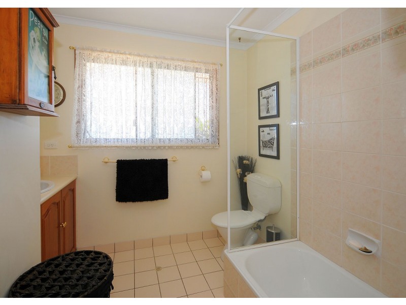 24 Hillcrest Avenue, Scarness QLD 4655