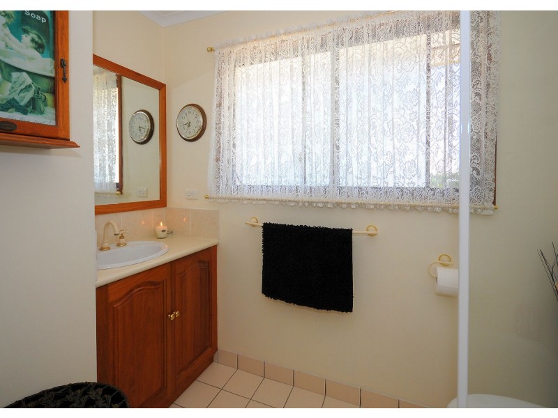 24 Hillcrest Avenue, Scarness QLD 4655