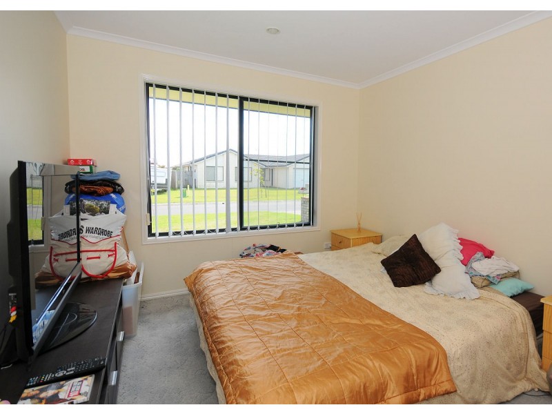 34 Wide Bay Drive, Eli Waters QLD 4655