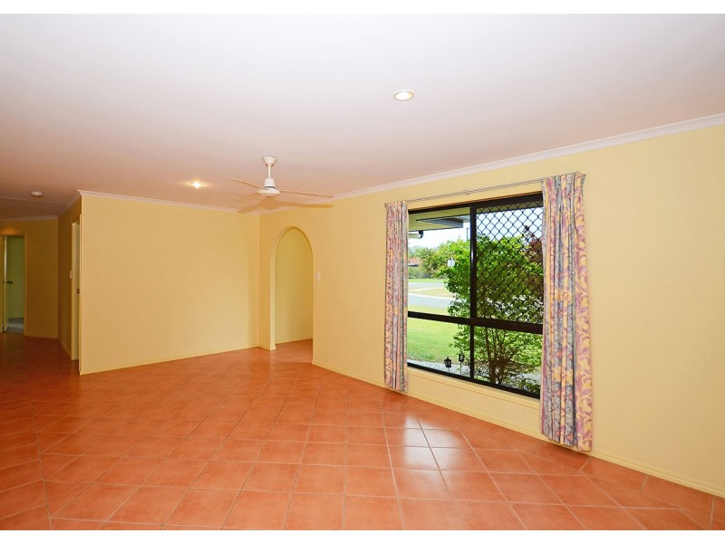 1 Pialba Downs Dr, Hervey Bay QLD 4655