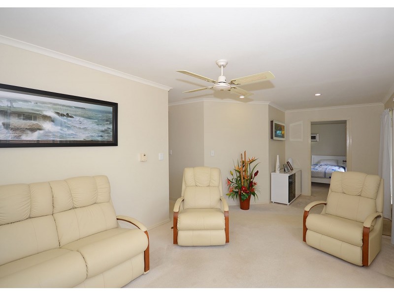 4 Swaney Court, Urangan QLD 4655