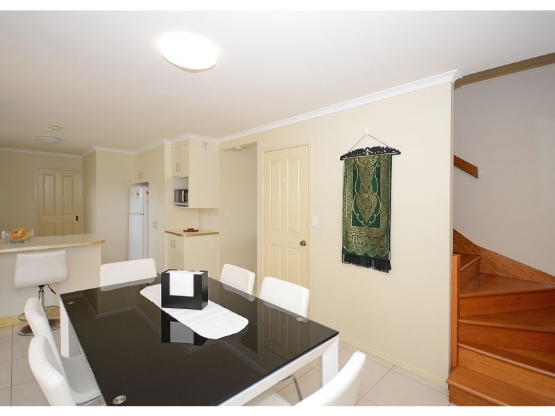 4 Swaney Court, Urangan QLD 4655