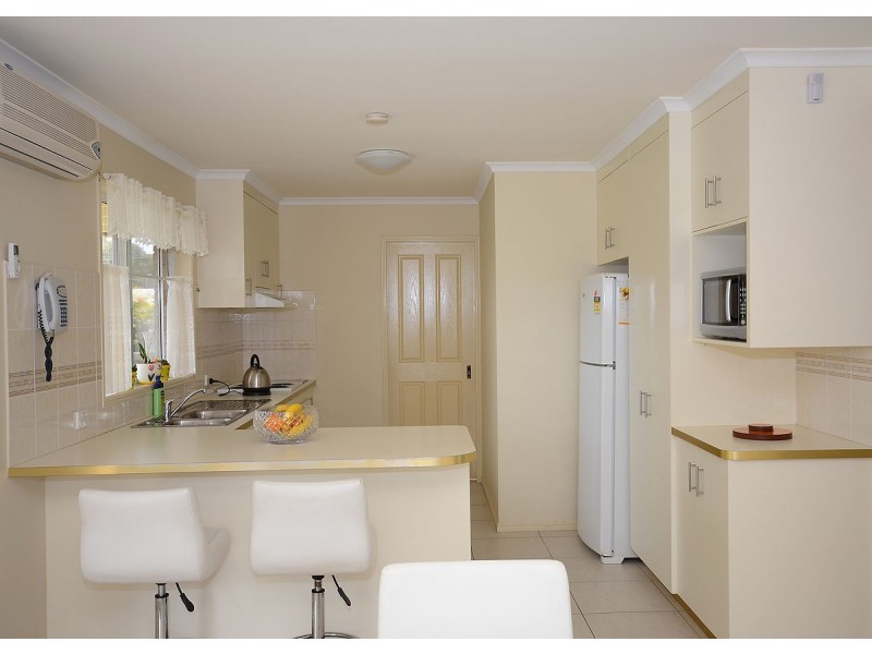 4 Swaney Court, Urangan QLD 4655